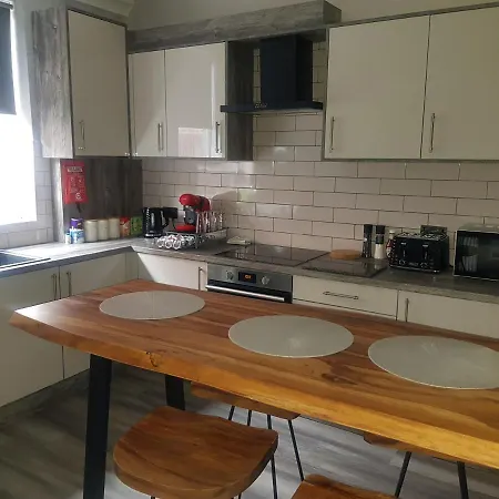 Highfields Living - Ensuite- Free Wifi- Free Local Parking * Sheffield