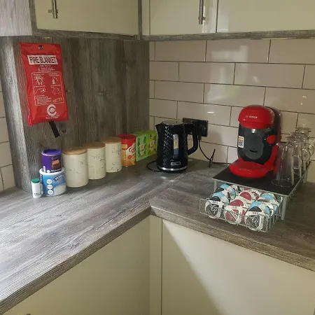 Highfields Living - Ensuite- Free Wifi- Free Local Parking *