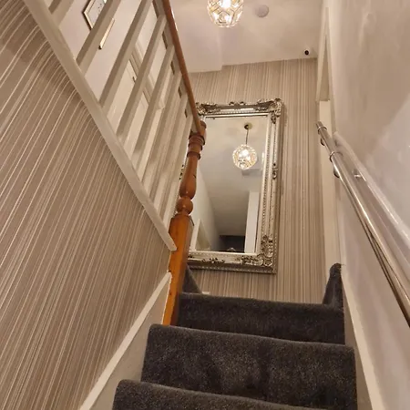 Highfields Living - Ensuite- Free Wifi- Free Local Parking Sheffield